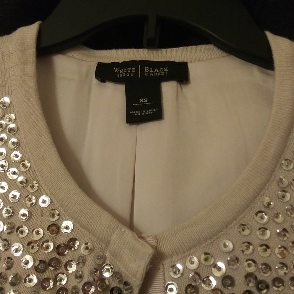 WHITE HOUSE BLACK MARKET  SWEATER - CREAM / SILVER SEQUINNED   SIZE  XS